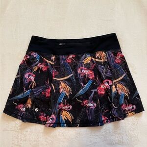 Lululemon Pace Rival Skirt, size 6T 6-Tall in Veiled Floral Black Multi